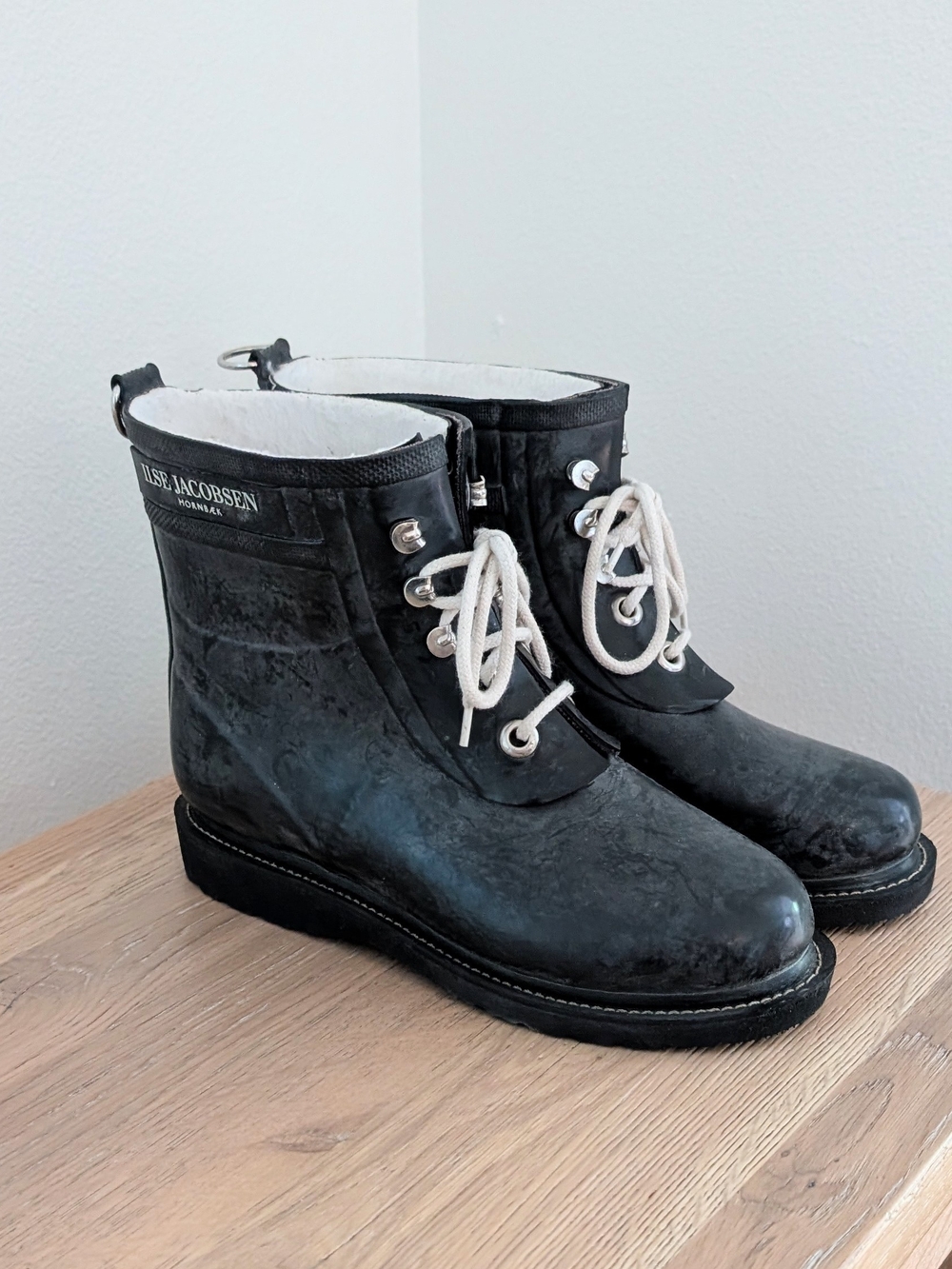 Ilse Jacobsen Danish Lace-Up Ankle Length Leather Boots In Black - 6.5 US /37 EU